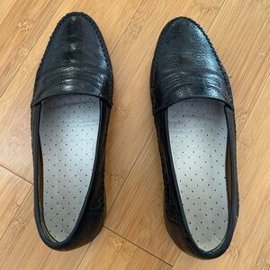 Elegant Black Leather Men's Loafers